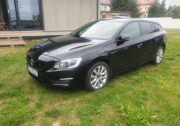 Volvo V60 cena 75000 przebieg: 112000, rok produkcji 2018 z Łomża małe 137